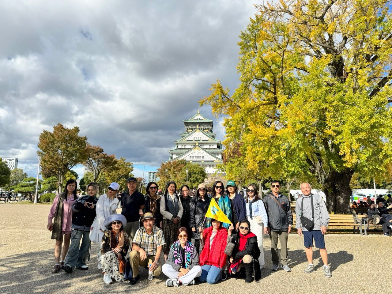 Đoàn du khách của Vietfoot Travel trong tour Cung đường vàng nổi tiếng tại Nhật Bản.